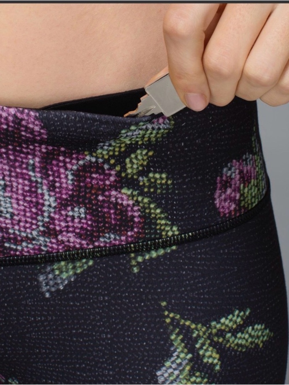lululemon athletica Wunder Under Pant Black Floral Leggings Sz 6 - Picture 3 of 8